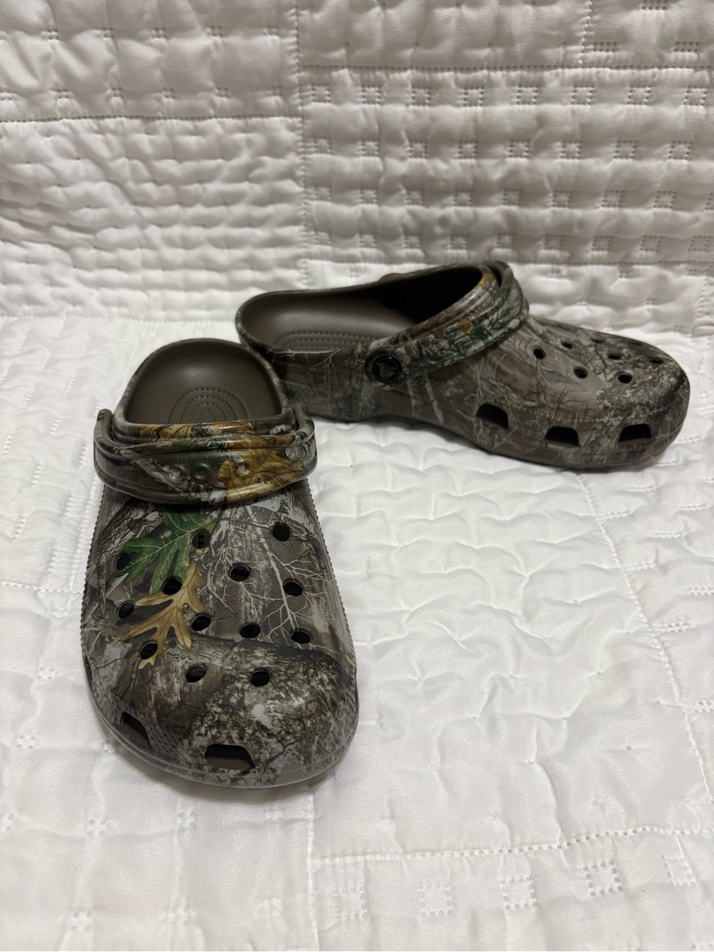 Crocs Classic Realtree Edge Camo Clogs Size Men's 7 Women's 9 NEW